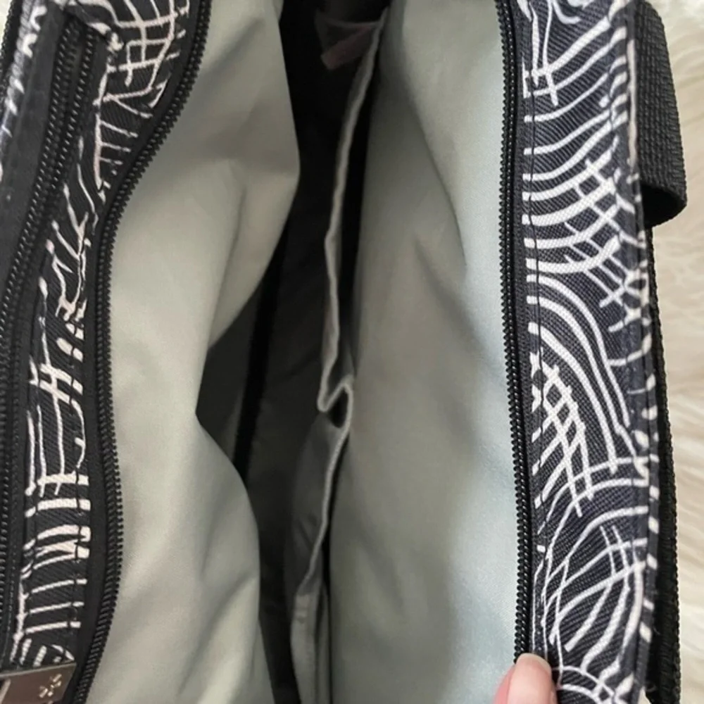 Skip Hop Duo Signature black‎ and white diaper bag NWT